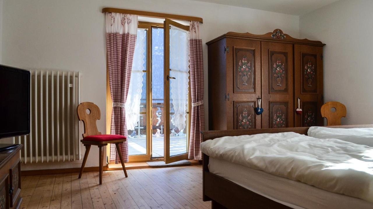 Berggasthof Karntner Alm Hotel Mittenwald Buitenkant foto