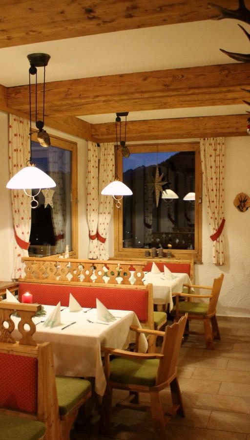 Berggasthof Karntner Alm Hotel Mittenwald Buitenkant foto